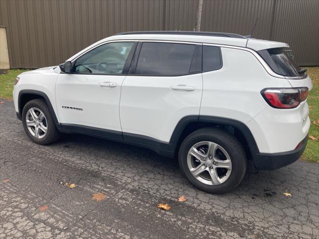 new 2024 Jeep Compass car, priced at $29,998