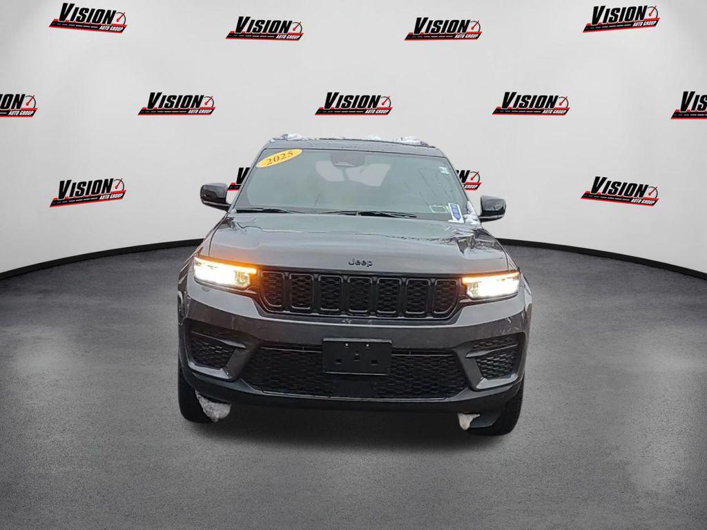 used 2025 Jeep Grand Cherokee car, priced at $39,700