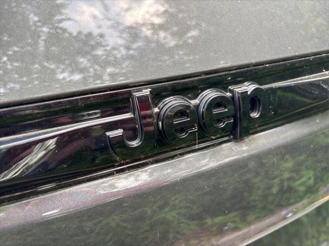 used 2022 Jeep Grand Cherokee car, priced at $33,995