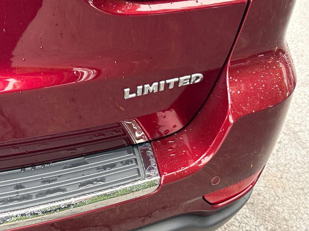used 2018 Jeep Grand Cherokee car, priced at $18,600