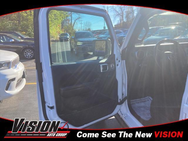 used 2021 Jeep Gladiator car, priced at $29,115