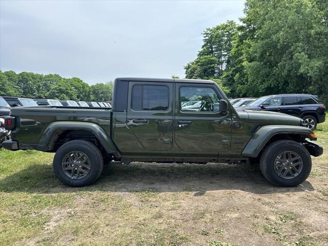 new 2024 Jeep Gladiator car, priced at $49,087