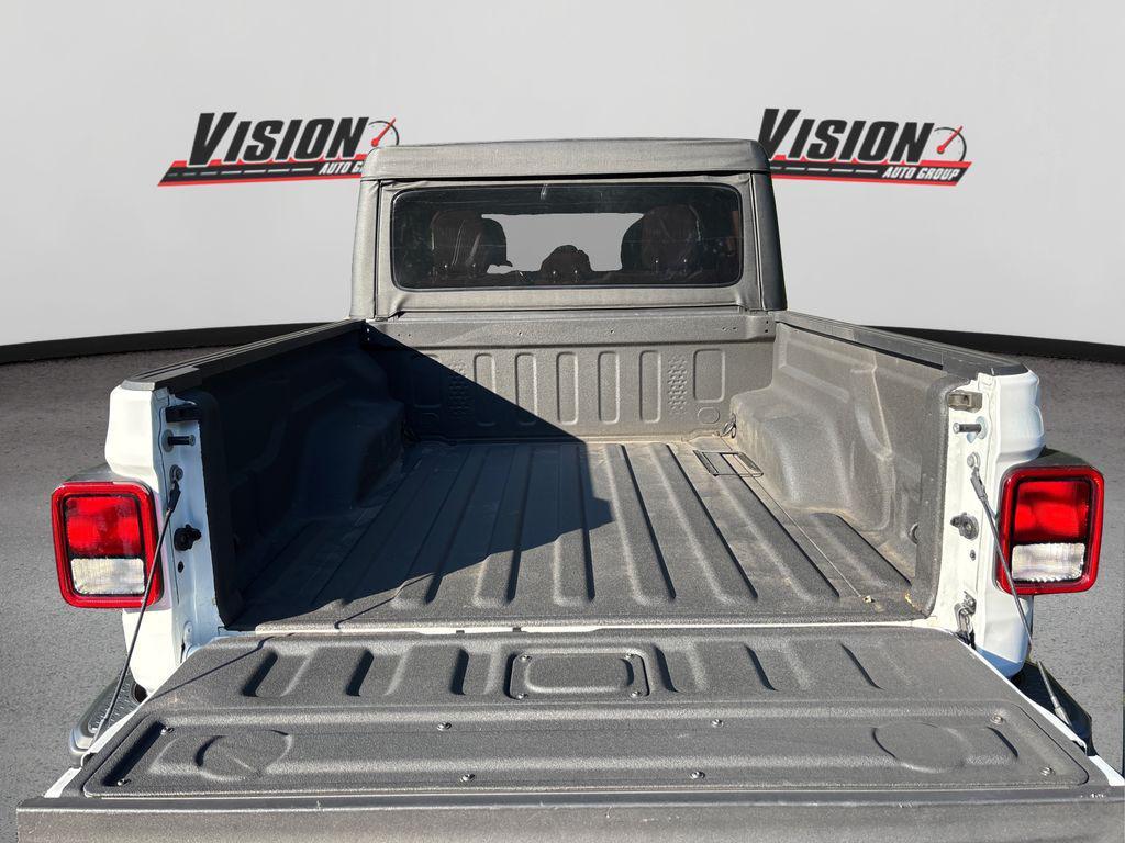 used 2021 Jeep Gladiator car, priced at $33,300