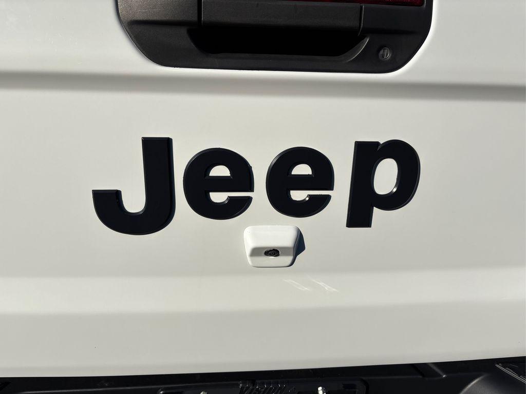 used 2021 Jeep Gladiator car, priced at $33,300