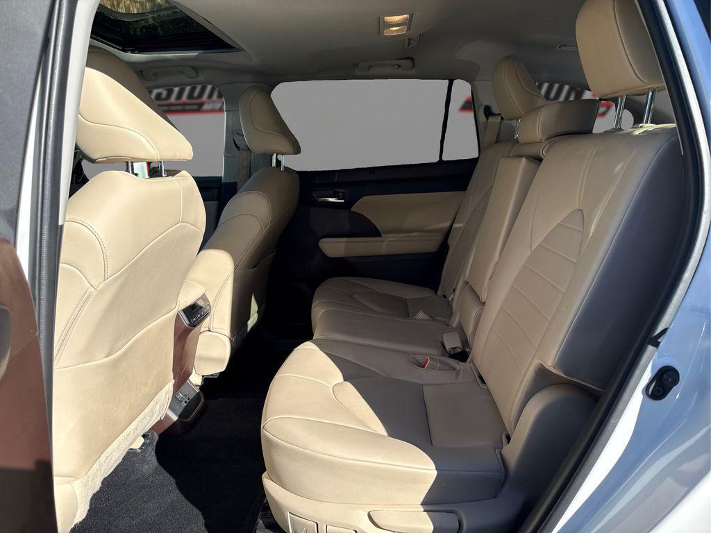 used 2022 Toyota Highlander car, priced at $30,979