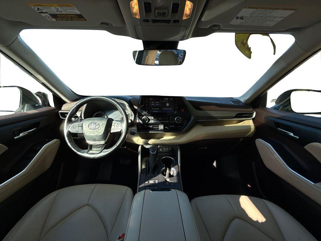 used 2022 Toyota Highlander car, priced at $30,979