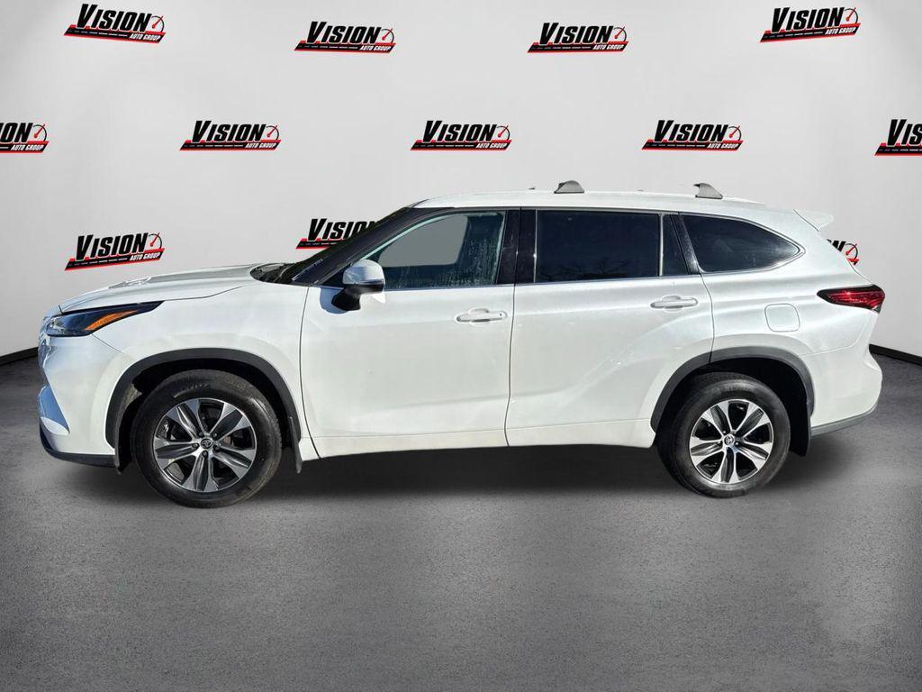 used 2022 Toyota Highlander car, priced at $30,979