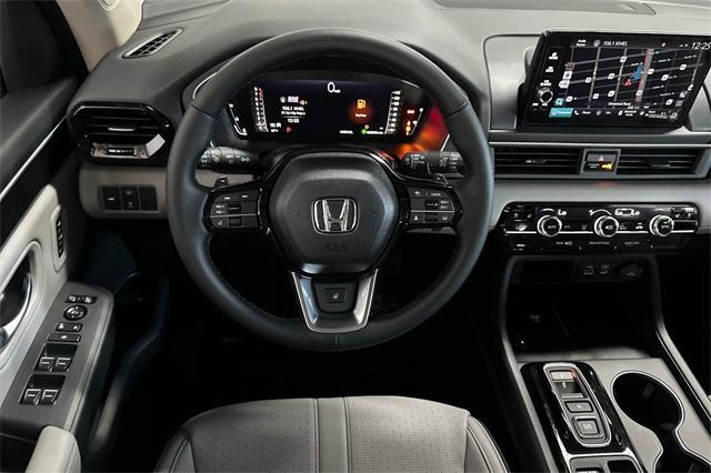 new 2025 Honda Pilot car, priced at $55,760