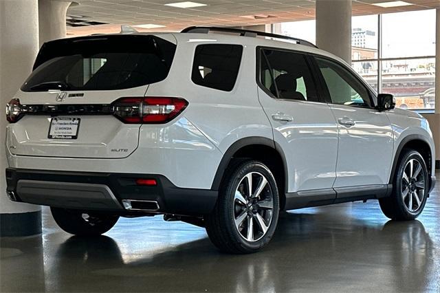 new 2025 Honda Pilot car, priced at $55,760