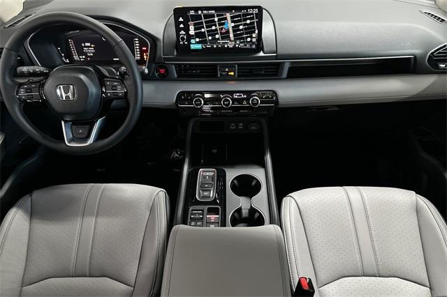 new 2025 Honda Pilot car, priced at $55,760