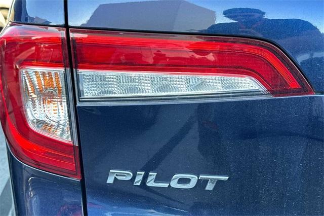 used 2022 Honda Pilot car, priced at $29,991