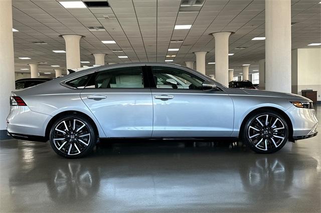 new 2025 Honda Accord Hybrid car, priced at $40,395