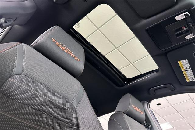 new 2026 Honda CR-V Hybrid car, priced at $40,250