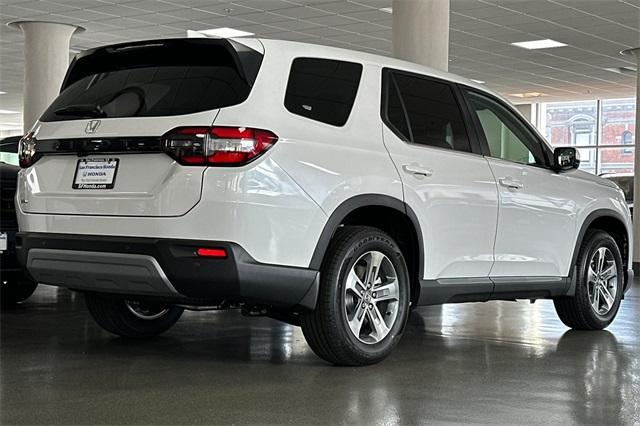 new 2025 Honda Pilot car, priced at $47,550
