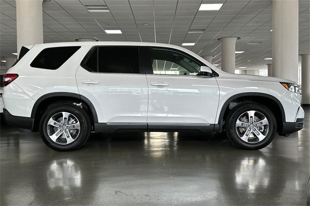 new 2025 Honda Pilot car, priced at $47,550