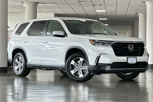 new 2025 Honda Pilot car, priced at $47,550