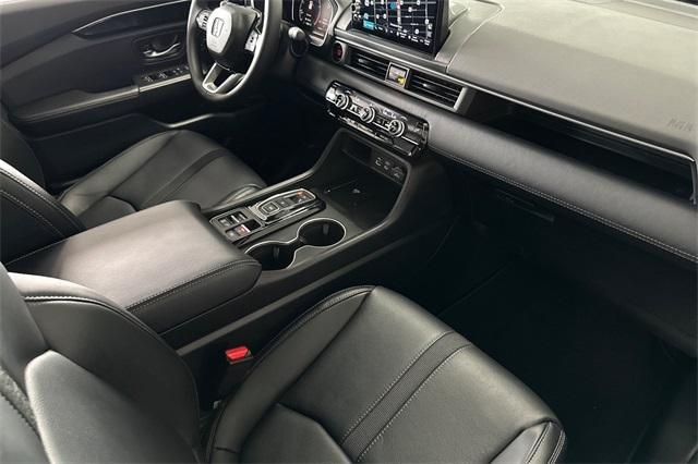 new 2025 Honda Pilot car, priced at $52,950
