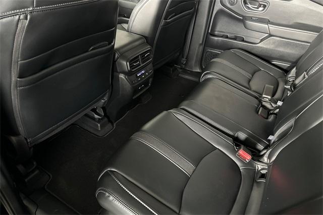 new 2025 Honda Pilot car, priced at $52,950