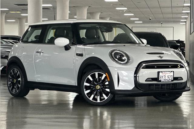 used 2022 MINI SE Hardtop car, priced at $23,932