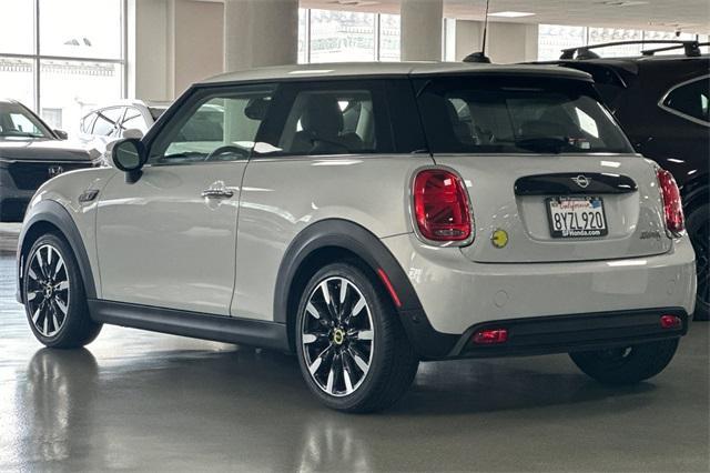 used 2022 MINI SE Hardtop car, priced at $23,932