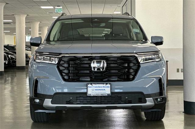 new 2025 Honda Pilot car, priced at $49,350