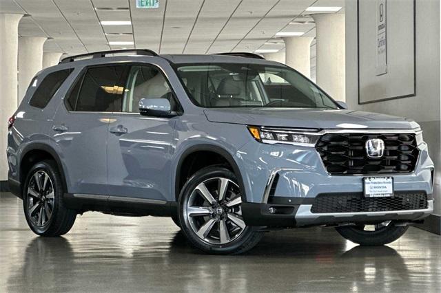 new 2025 Honda Pilot car, priced at $49,350