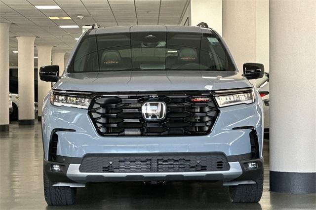 new 2025 Honda Pilot car, priced at $51,305