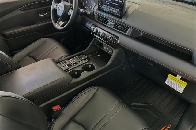 new 2025 Honda Pilot car, priced at $51,305