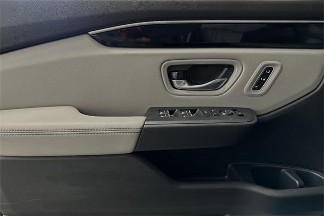 new 2025 Honda Pilot car, priced at $47,095