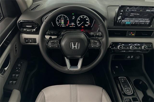 new 2025 Honda Pilot car, priced at $47,095