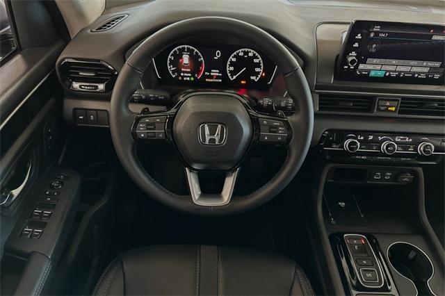 new 2025 Honda Pilot car, priced at $44,995