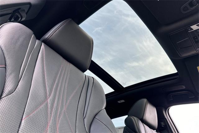 new 2025 Acura MDX car, priced at $70,250