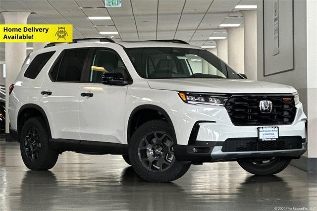 new 2025 Honda Pilot car, priced at $51,350