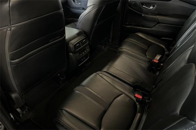 new 2025 Honda Pilot car, priced at $49,405