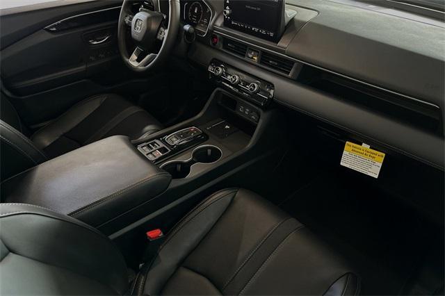 new 2025 Honda Pilot car, priced at $49,405