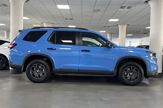 new 2025 Honda Pilot car, priced at $52,090