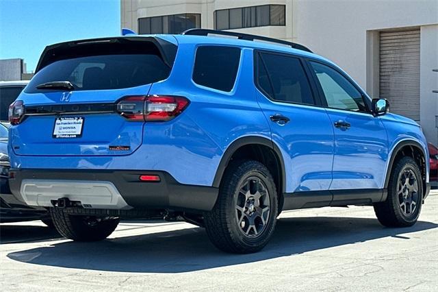 new 2025 Honda Pilot car, priced at $52,090
