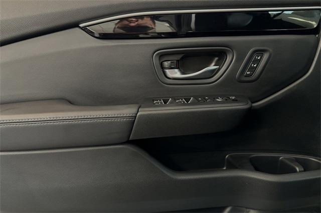 new 2025 Honda Pilot car, priced at $44,995