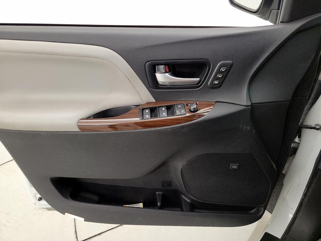 used 2017 Toyota Sienna car, priced at $26,998