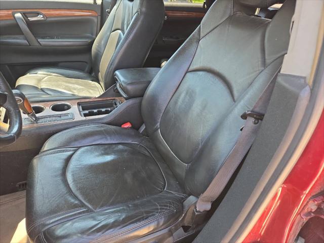 used 2009 Saturn Outlook car, priced at $3,495