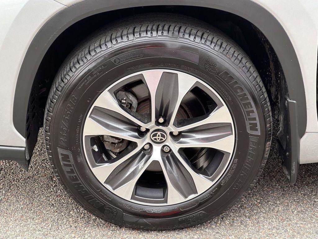 used 2022 Toyota Highlander car, priced at $39,998