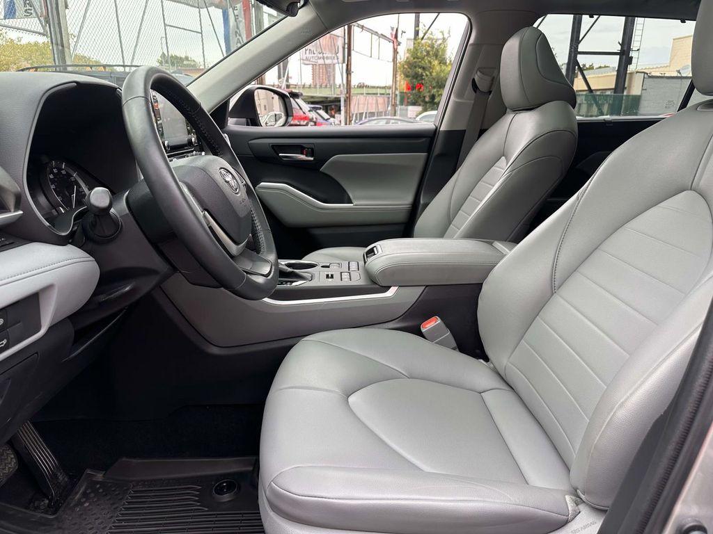 used 2022 Toyota Highlander car, priced at $39,998