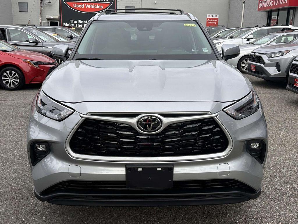 used 2022 Toyota Highlander car, priced at $39,998