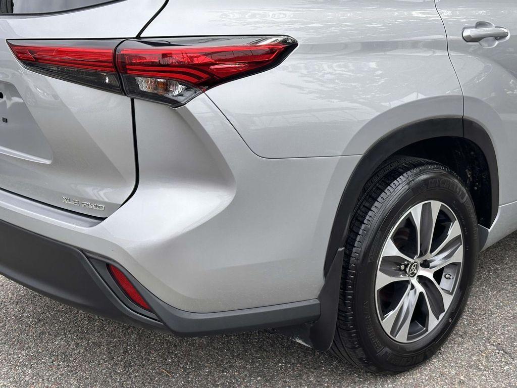 used 2022 Toyota Highlander car, priced at $39,998