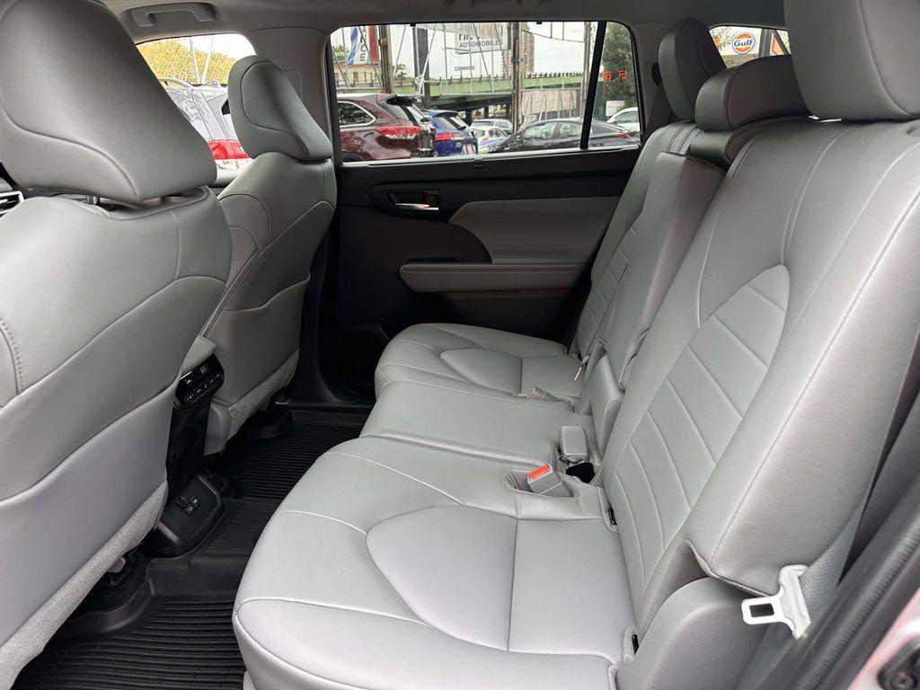 used 2022 Toyota Highlander car, priced at $39,998
