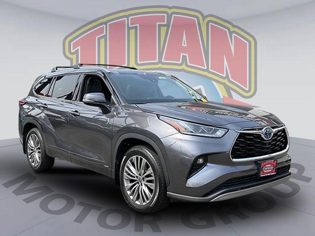 used 2022 Toyota Highlander Hybrid car, priced at $48,500