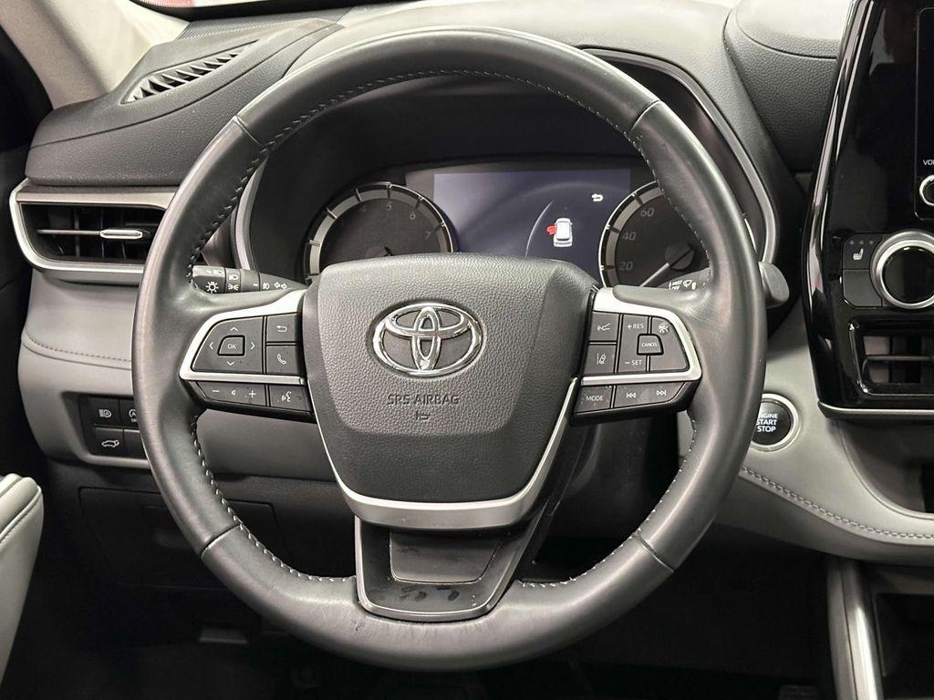 used 2024 Toyota Highlander car, priced at $42,999
