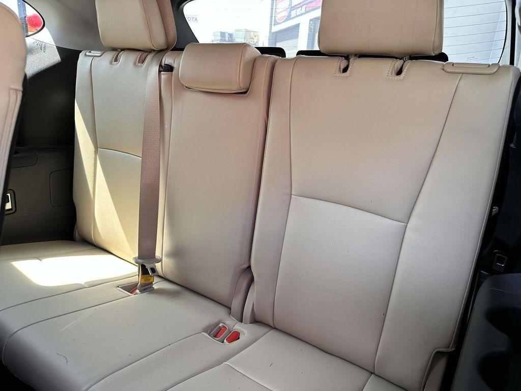 used 2022 Toyota Highlander car, priced at $37,999