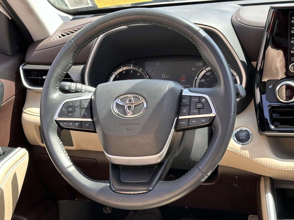 used 2022 Toyota Highlander car, priced at $37,999