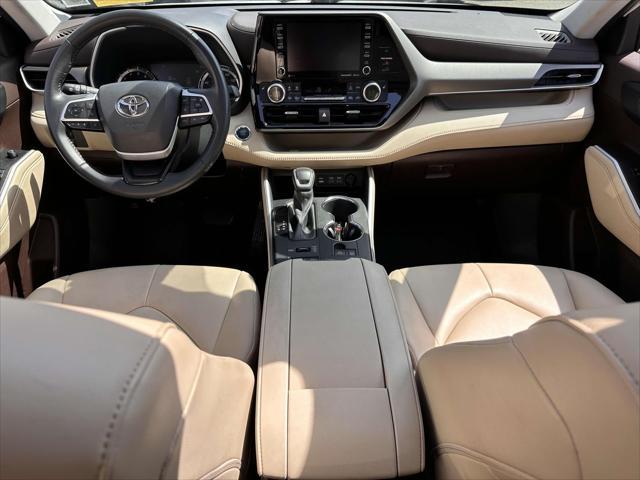 used 2022 Toyota Highlander car, priced at $38,488